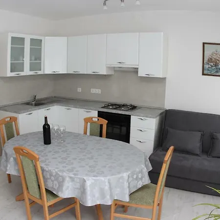 Ivankovic شقة Vrisnik